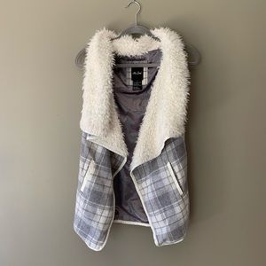 Me Jane Fur Collar Plaid Vest
